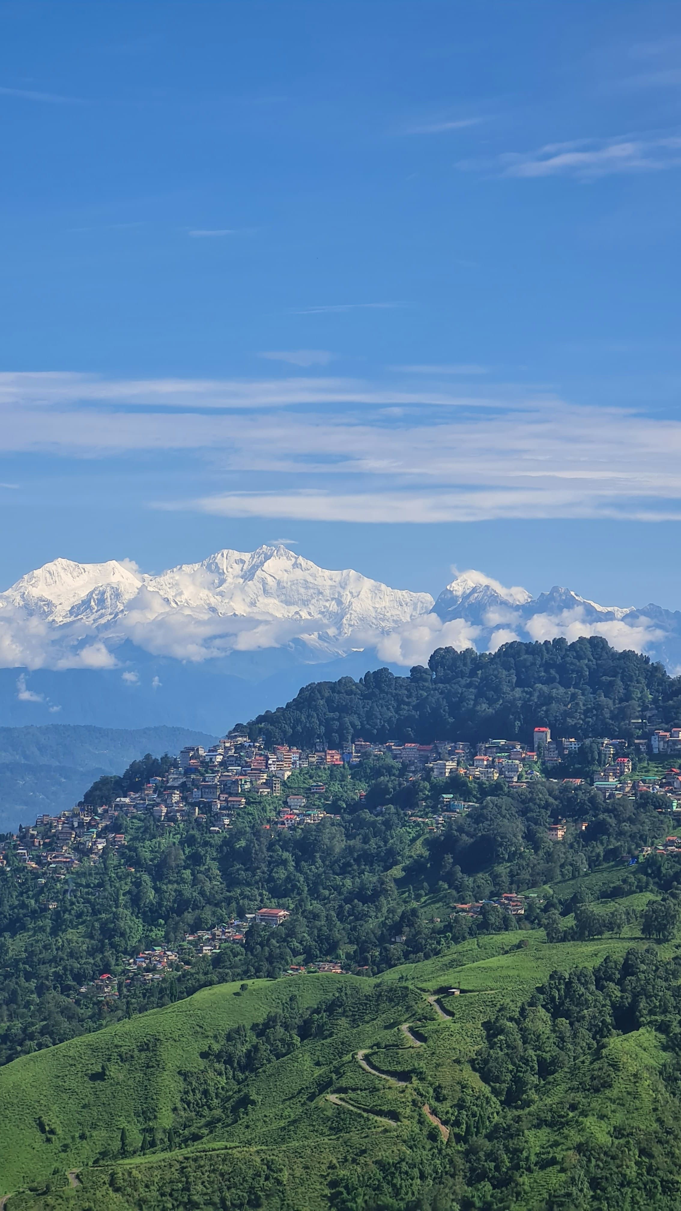 Darjeeling mountains and taxi